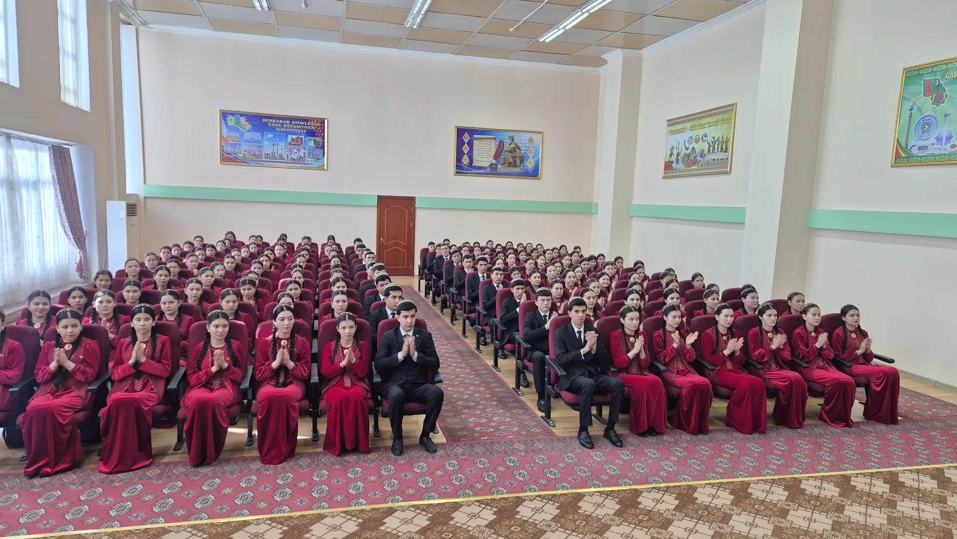 Garaşsyzlyk berdi synmajak bagty, parahat ýurdumda geljegimiz ýagty